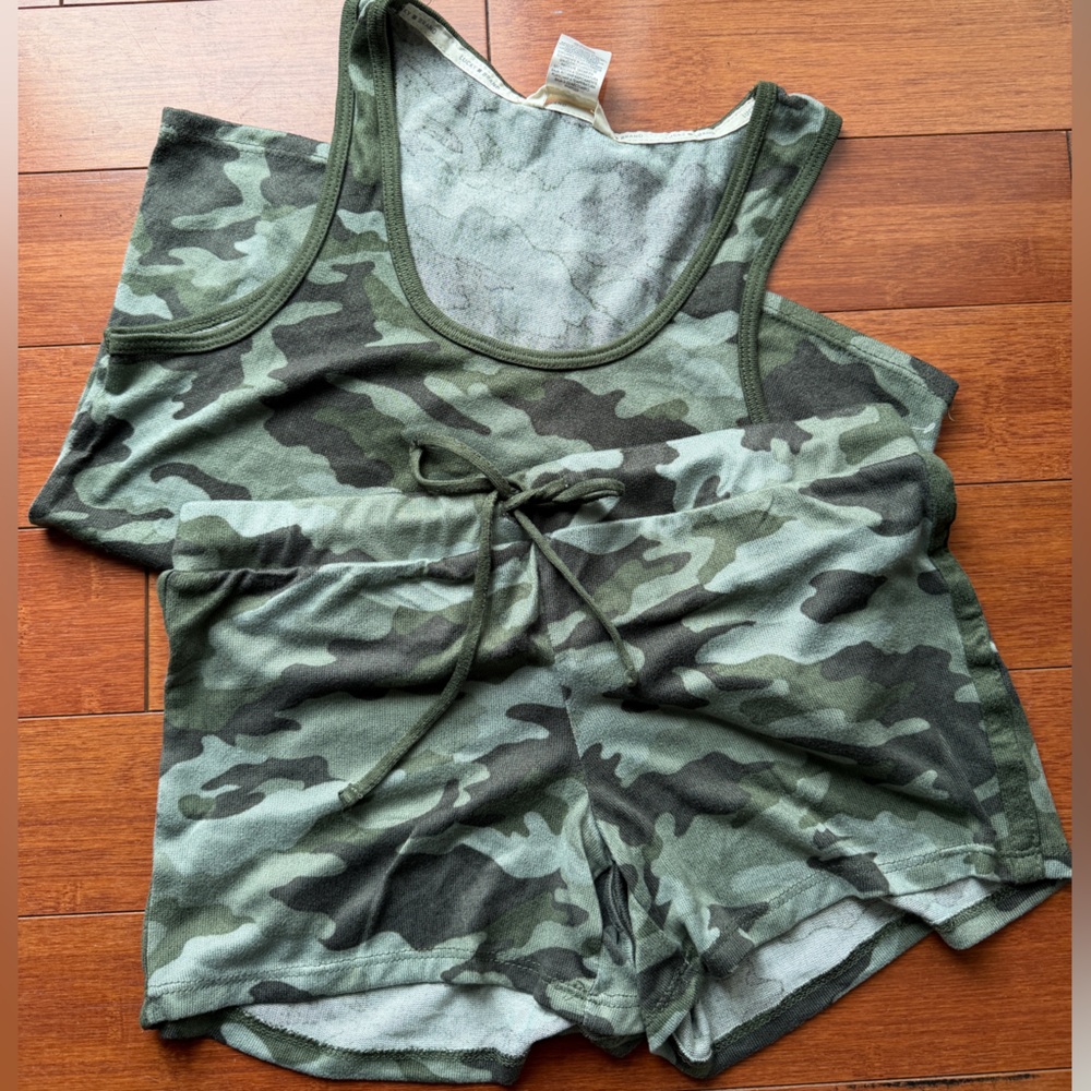 Camouflage LUCKY BRAND  Tank Top and Shorts Set- SMALL - Picture 2 of 6